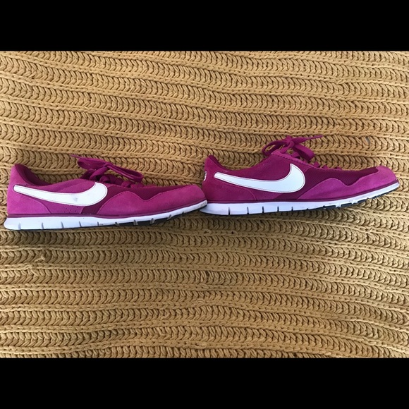 Nike Shoes - Picture 3 of 3